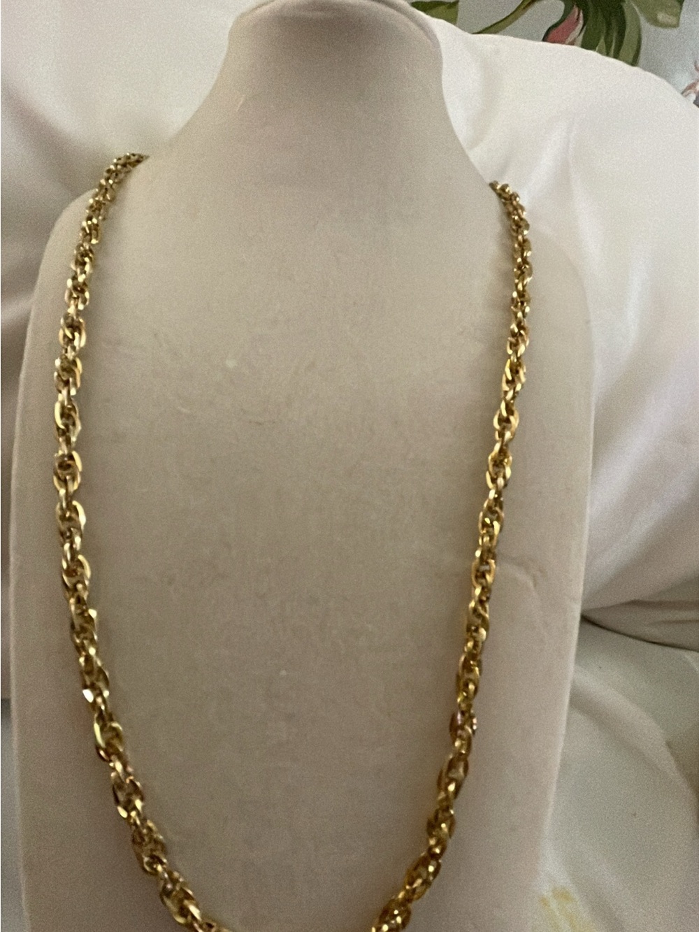 Vintage Gold Rope Chain Necklace - Classic Women's Jewelry